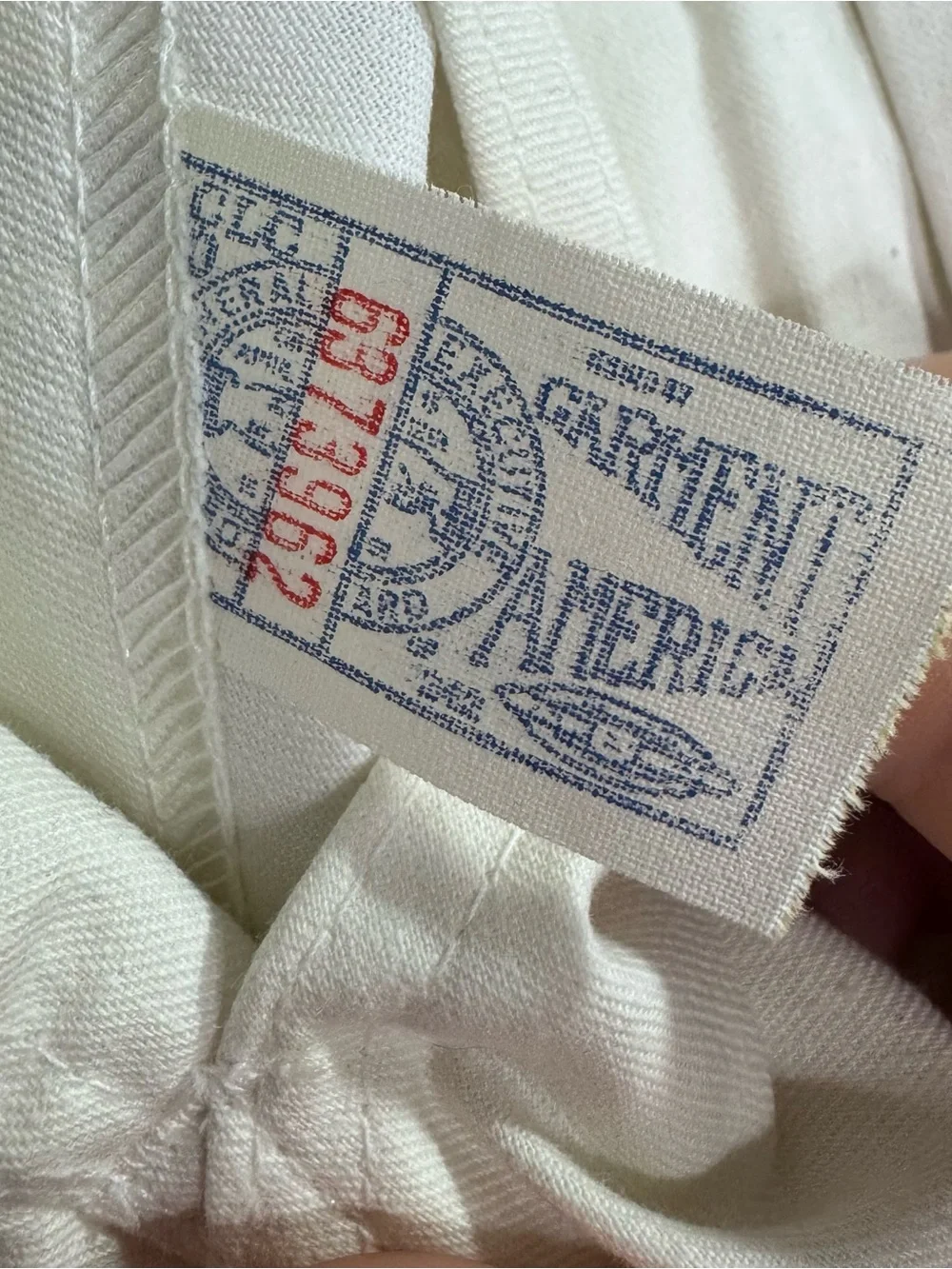 Vintage OshKosh B’Gosh White Vestbak Shortalls Toddler Overalls 2T